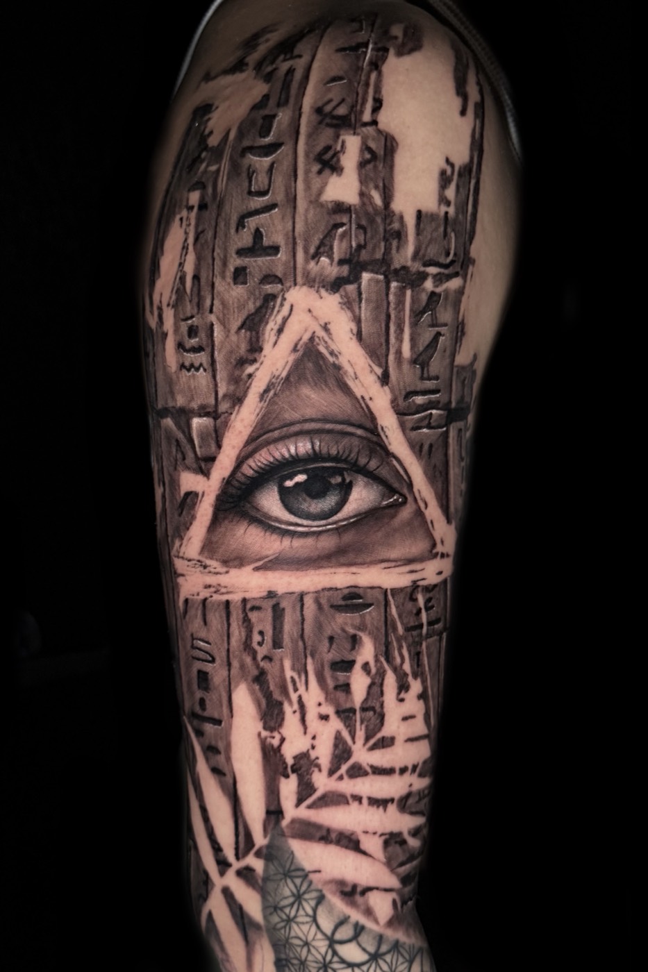 Black and grey tattoo by Rafael Cassaro
